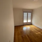 Maison de 220 m² avec 7 chambre(s) en location à Rezé