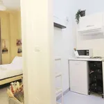 Rent 1 bedroom apartment of 35 m² in milan