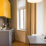 Rent 1 bedroom apartment of 40 m² in Prague