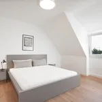 Miete 2 Schlafzimmer wohnung von 969 m² in Dusseldorf