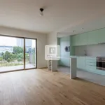 Rent 2 bedroom apartment of 94 m² in Porto