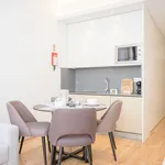 Rent 1 bedroom apartment of 50 m² in Porto