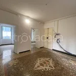 Affitto 5 camera appartamento di 130 m² in Genova