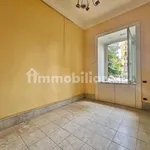 Affitto 5 camera appartamento di 125 m² in Naples