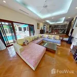 Rent 5 bedroom house of 620 m² in Phuket