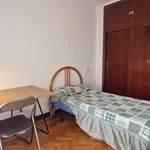 Alquilo 4 dormitorio apartamento de 128 m² en Pamplona