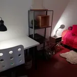 Rent 4 bedroom apartment in Barcelona