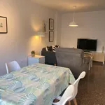 Rent a room of 90 m² in Valencia