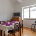 Rent a room of 60 m² in lisbon