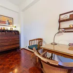 Rent a room of 160 m² in lisbon