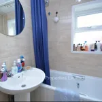 Rent 4 bedroom house in Leeds