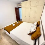 Rent a room of 125 m² in valencia