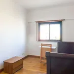 Rent 2 bedroom apartment of 200 m² in lisbon