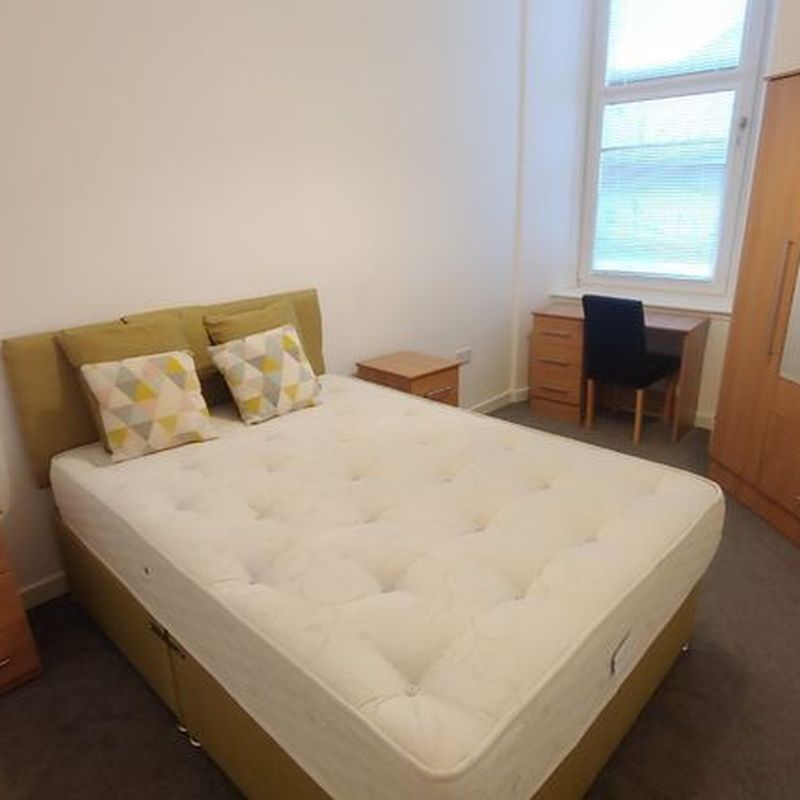 Flat to rent in Clarendon Place, St Georges Cross, Glasgow G20