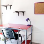 Rent a room of 150 m² in valencia