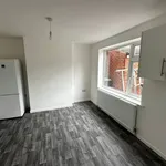 Rent 3 bedroom flat in Yorkshire And The Humber