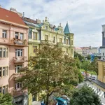 Pronajměte si 3 ložnic/e byt o rozloze 93 m² v Prague