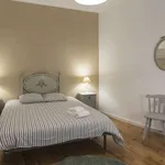 Rent a room of 100 m² in lisbon