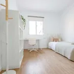 Rent a room of 100 m² in valencia