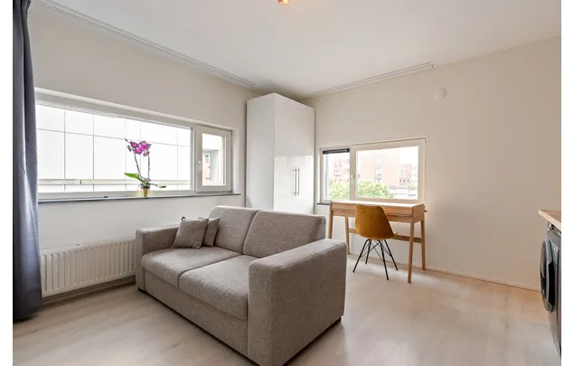 Huur 2 slaapkamer appartement van 43 m² in IJburg-West