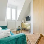 Rent 2 bedroom apartment of 50 m² in paris