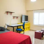 Rent a room of 120 m² in valencia