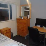 Rent 3 bedroom flat in South East England