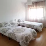 Alugar 2 quarto apartamento de 77 m² em Charneca de Caparica