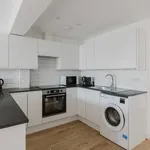 Rent 2 bedroom apartment of 560 m² in London