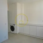 Rent 3 bedroom apartment of 85 m² in Lisbon