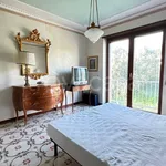 Rent 2 bedroom apartment of 166 m² in Napoli