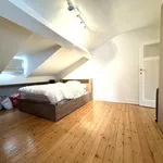 Maison de 280 m² avec 4 chambre(s) en location à Ukkel