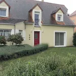 Maison de 231 m² avec 7 chambre(s) en location à Trangé