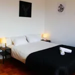 Rent a room of 60 m² in lisbon