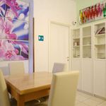 Rent a room of 80 m² in Roma