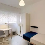 Rent a room of 100 m² in madrid