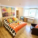 Rent 7 bedroom house in East Midlands