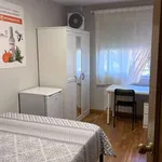 Rent a room of 120 m² in zaragoza