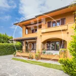 Apartment in villa via Fratelli Cervi, Centro, Forte dei Marmi