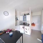 Appartement de 23 m² avec 2 chambre(s) en location à R