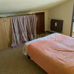 Affitto 5 camera casa di 200 m² in Castelnuovo Bocca d'Adda