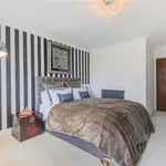 Rent 2 bedroom apartment in London