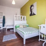 Rent 4 bedroom apartment in Milan