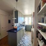 Appartement de 520 m² avec 1 chambre(s) en location à Paris
