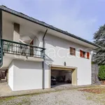 Rent 15 bedroom house of 652 m² in Carimate