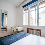 Rent a room of 106 m² in Madrid