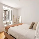 Rent 2 bedroom apartment of 50 m² in Porto