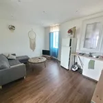 Rent 2 bedroom apartment of 32 m² in TOULON