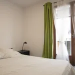 Rent 4 bedroom apartment in Barcelona