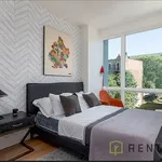 Rent 3 bedroom apartment in Brooklyn